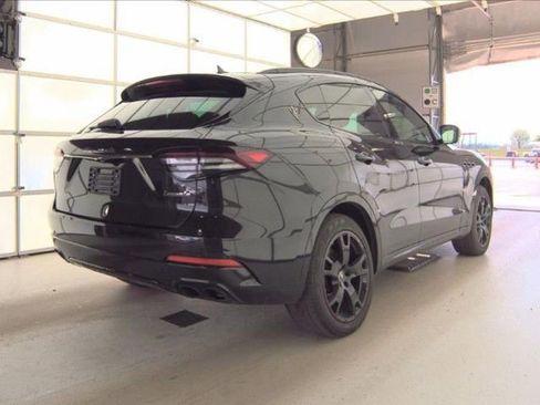 Used 2022 Maserati Levante GT AWD/4WD image 3
