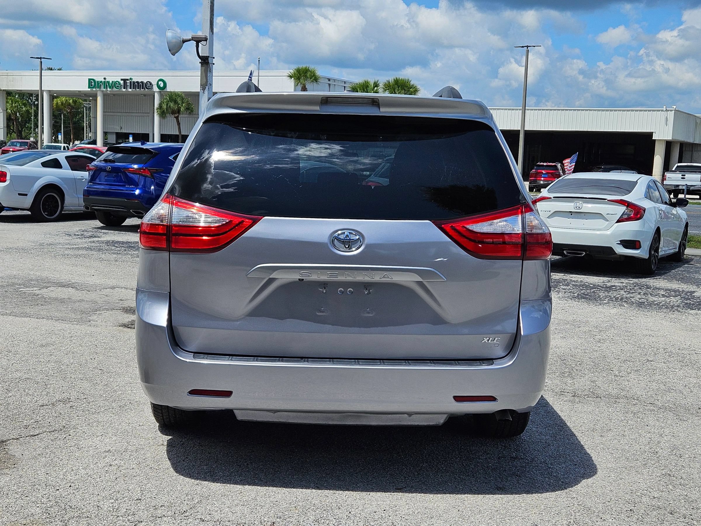 Used 2017 Toyota Sienna XLE AWD/4WD image 6