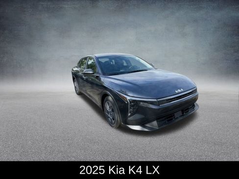 Used 2025 Kia K4 LX image 3