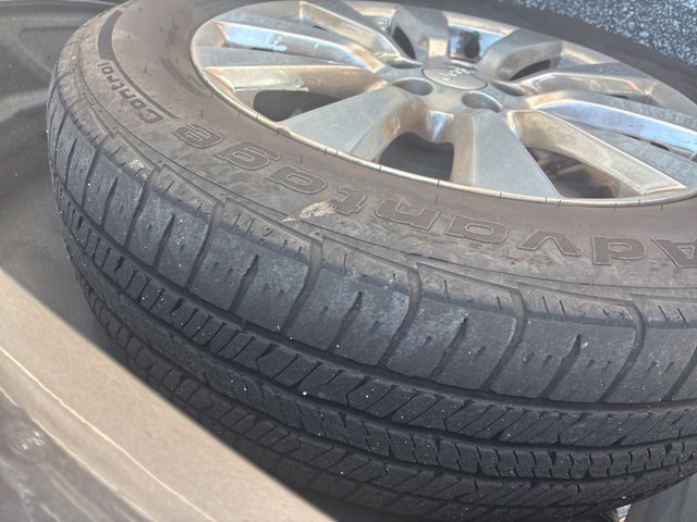 Used 2018 Jeep Cherokee Overland AWD/4WD image 12