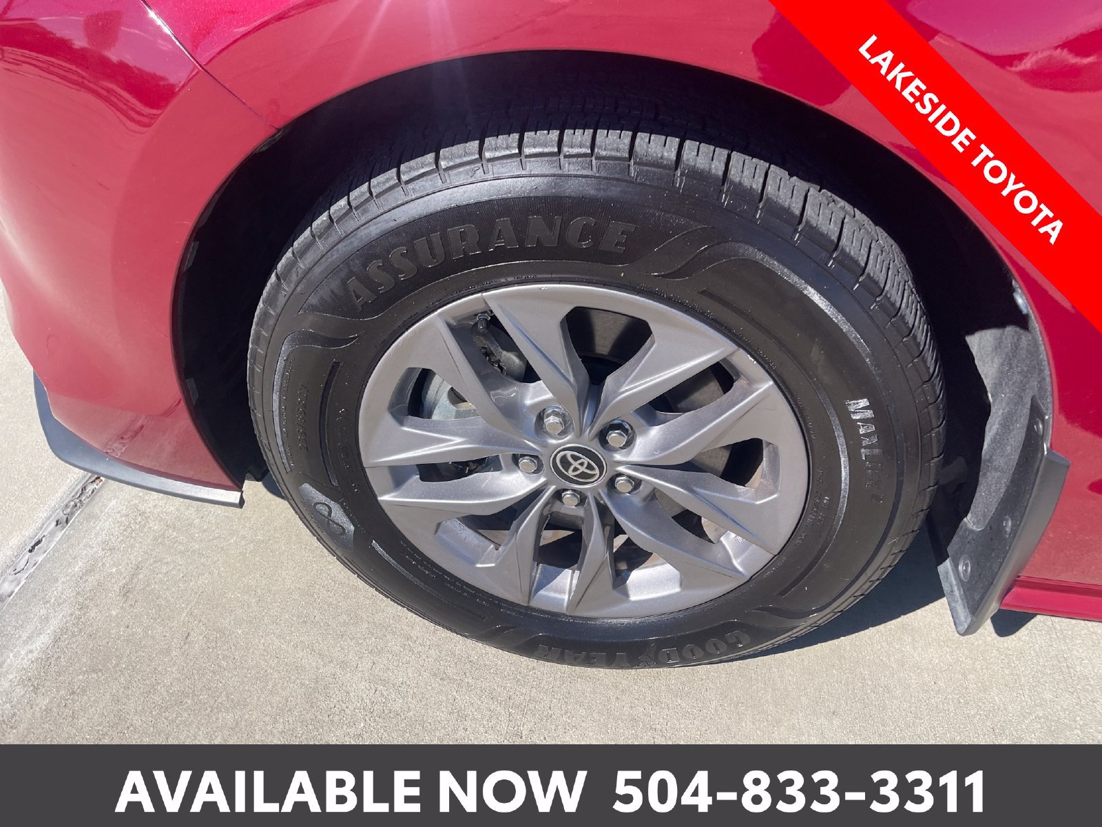 Used 2023 Toyota Sienna XLE FWD image 13