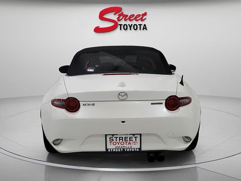 Used 2023 MAZDA MX-5 Miata Grand Touring RWD image 3