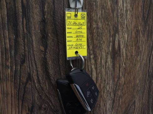 Used 2025 GMC Sierra 2500 AT4 w/ Technology Package AWD/4WD image 41