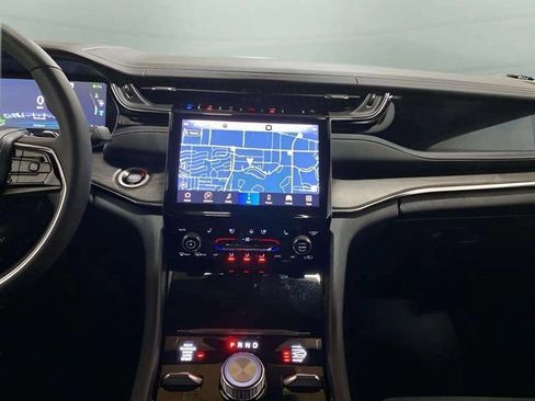 Used 2023 Jeep Grand Cherokee Overland w/ Luxury Tech Group IV image 13