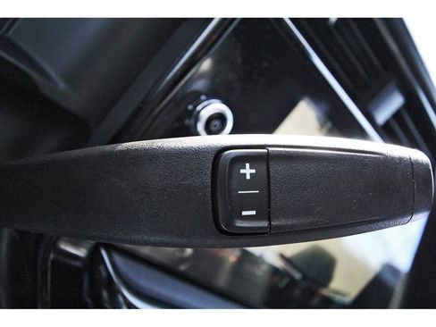 Used 2024 GMC Sierra 2500 AT4 w/ AT4 Preferred Package image 23