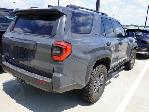Used 2025 Toyota 4Runner SR5 AWD/4WD image 5