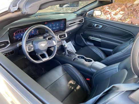 Used 2025 Ford Mustang Premium RWD image 69