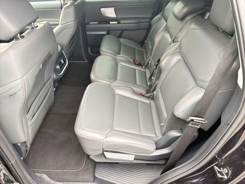 Used 2025 Ford Expedition Active AWD/4WD image 15