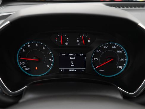 Used 2018 Chevrolet Equinox LT FWD image 25
