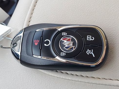 Used 2023 Buick Enclave Essence image 39