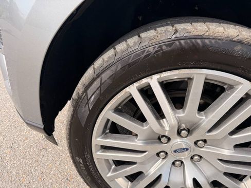 Used 2024 Ford Expedition Limited RWD image 12