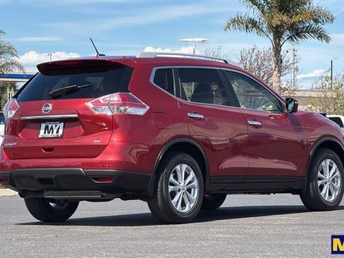 Used 2015 Nissan Rogue SV w/ SV Premium Package image 4