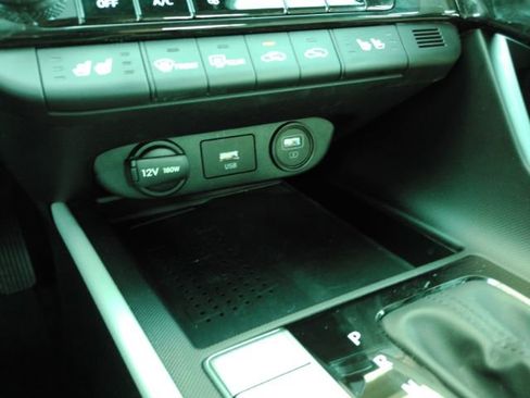 Used 2023 Hyundai Elantra Limited image 46