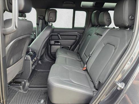 Certified 2023 Land Rover Defender 110 V8 image 18