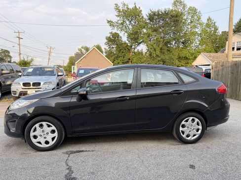 Used 2013 Ford Fiesta SE FWD image 5