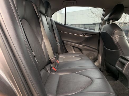 Used 2020 Toyota Camry LE image 33