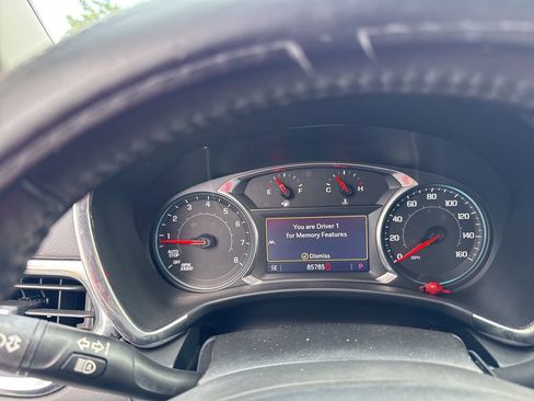 Used 2020 Chevrolet Equinox LT w/ Sport Edition image 6