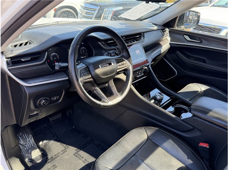 Used 2021 Jeep Grand Cherokee L Limited w/ Luxury Tech Group II AWD/4WD image 17