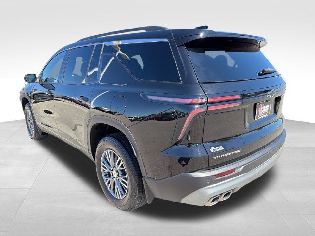 Used 2025 Chevrolet Traverse LT FWD image 5