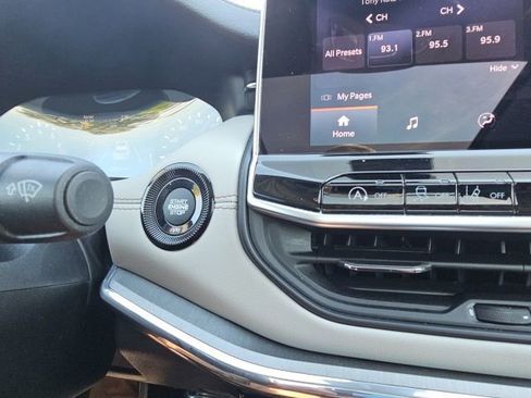 Used 2022 Jeep Compass Limited w/ Sun and Sound Group image 55