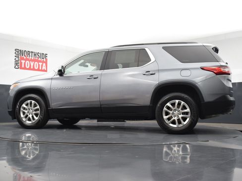 Used 2021 Chevrolet Traverse LT image 34