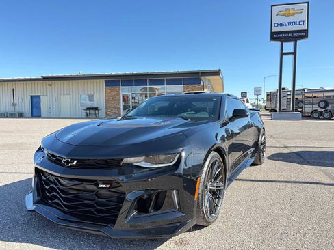 Used 2018 Chevrolet Camaro ZL1 RWD image 8