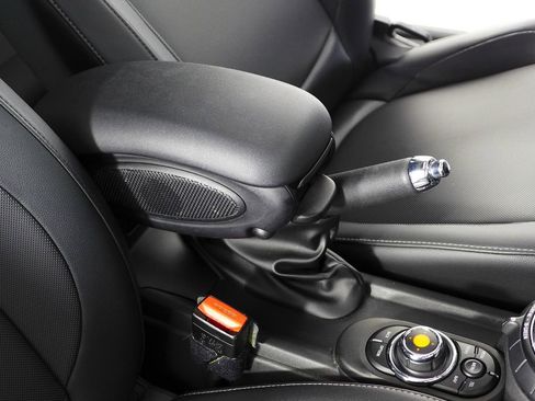 Used 2015 MINI Cooper 2-Door Hardtop image 17