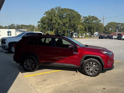 Used 2024 Toyota RAV4 XLE Premium image 4