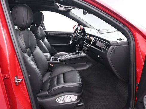 Used 2021 Porsche Macan GTS w/ Premium Package Plus (PF9) AWD/4WD image 25