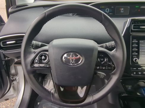 Used 2022 Toyota Prius L Eco image 22