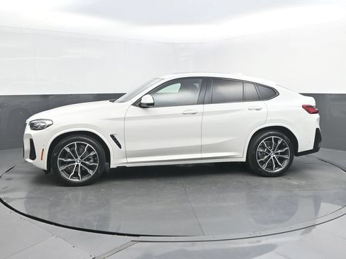 Certified 2022 BMW X4 xDrive30i w/ M Sport Package 2 AWD/4WD image 2