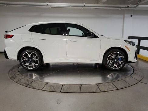 Used 2025 BMW X2 M35i w/ Premium Package image 11