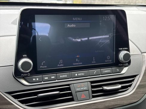 Used 2024 Nissan Altima 2.5 SV FWD image 9