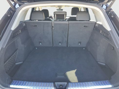 Used 2025 Audi Q5 Premium w/ Convenience Package image 9