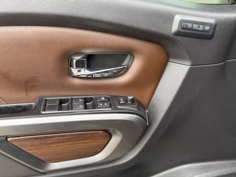 Used 2019 Nissan Titan Platinum Reserve w/ Platinum Utility Package image 9