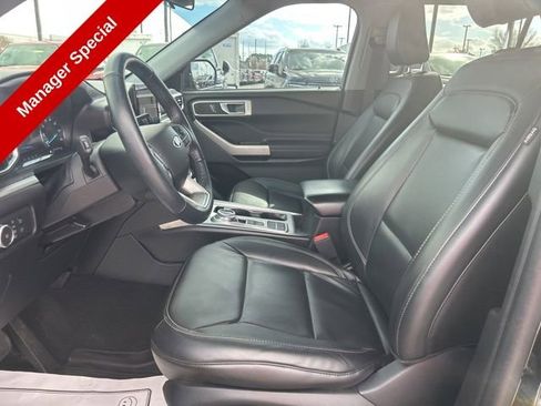 Used 2022 Ford Explorer XLT w/ Equipment Group 202A RWD image 14
