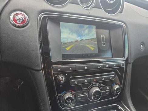 Used 2017 Jaguar XJ R-Sport image 29