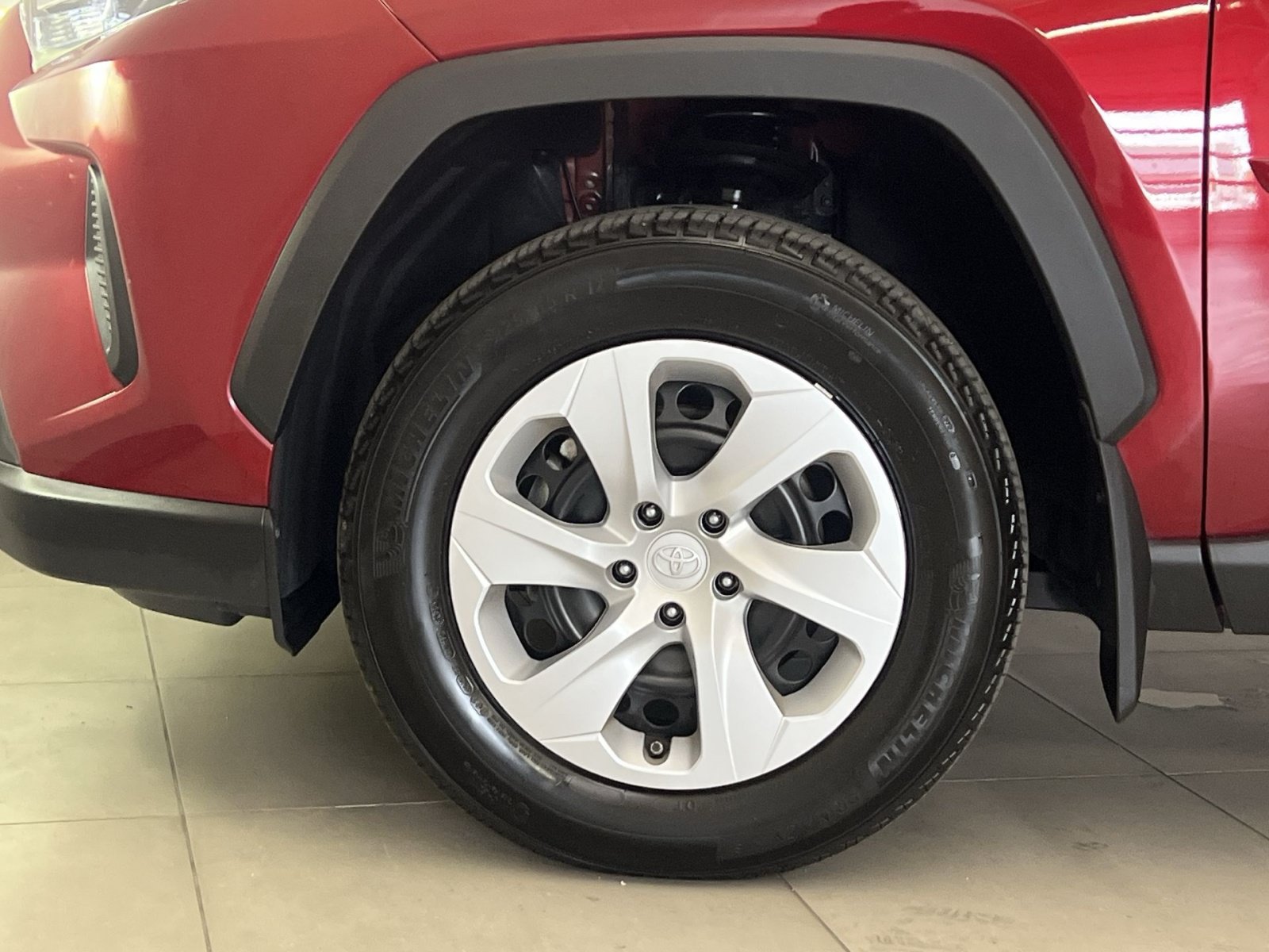 Used 2025 Toyota RAV4 LE AWD/4WD image 11
