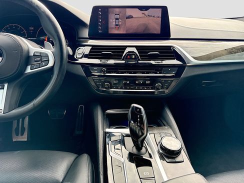 Used 2019 BMW M550i xDrive w/ Dynamic Handling Package AWD/4WD image 18
