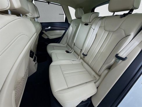 Used 2021 Audi Q5 e Prestige image 24