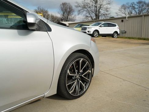 Used 2018 Toyota Corolla LE w/ Carpet Mat Package (TMS) image 12
