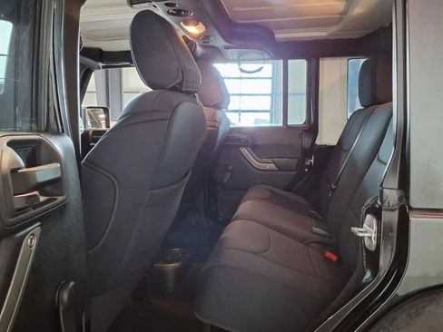 Used 2015 Jeep Wrangler Unlimited Sport w/ Connectivity Group AWD/4WD image 12