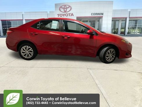Used 2017 Toyota Corolla LE image 9