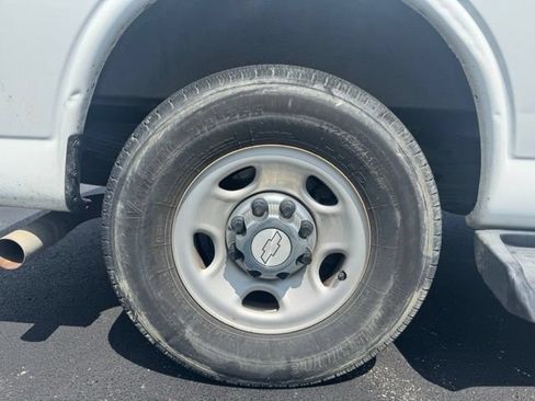 Used 2019 Chevrolet Express 3500 LT w/ LT Preferred Equipment Group RWD image 10