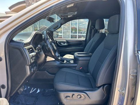 Used 2022 Chevrolet Suburban LS image 12