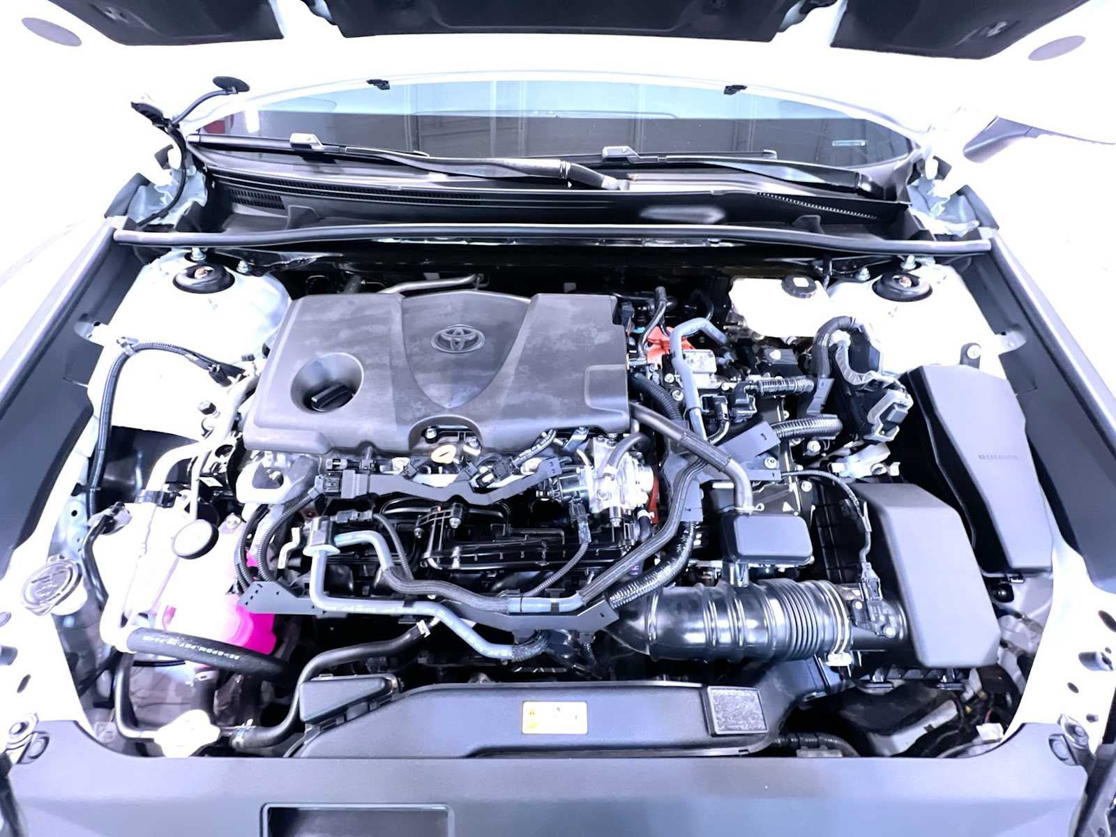 Used 2025 Toyota Camry LE FWD image 11