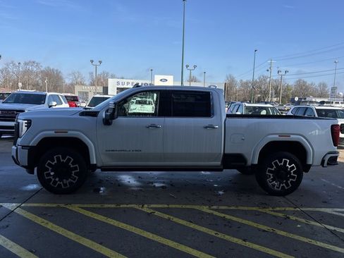 Used 2025 GMC Sierra 2500 Denali Ultimate image 10