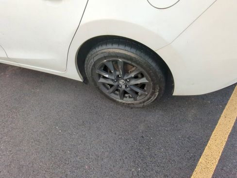 Used 2017 MAZDA MAZDA3 Sport w/ Preferred Equipment Package image 5