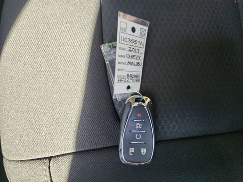 Certified 2017 Chevrolet Malibu LT FWD image 33
