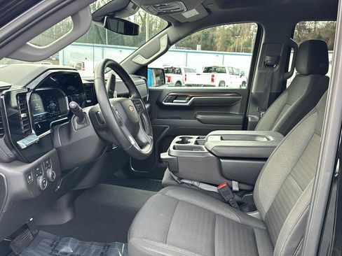 Used 2025 Chevrolet Silverado 1500 LT image 8